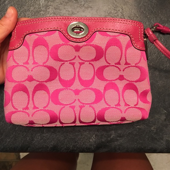NWOT Pink Coach Wristlet - Picture 4 of 6